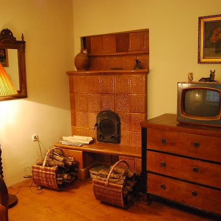 Boroka Apartmanhazak - Oereghaz Velem Ruang foto