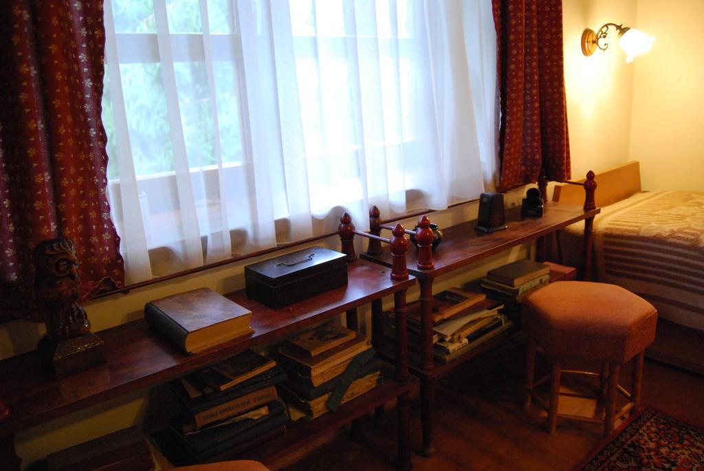 Boroka Apartmanhazak - Oereghaz Velem Ruang foto